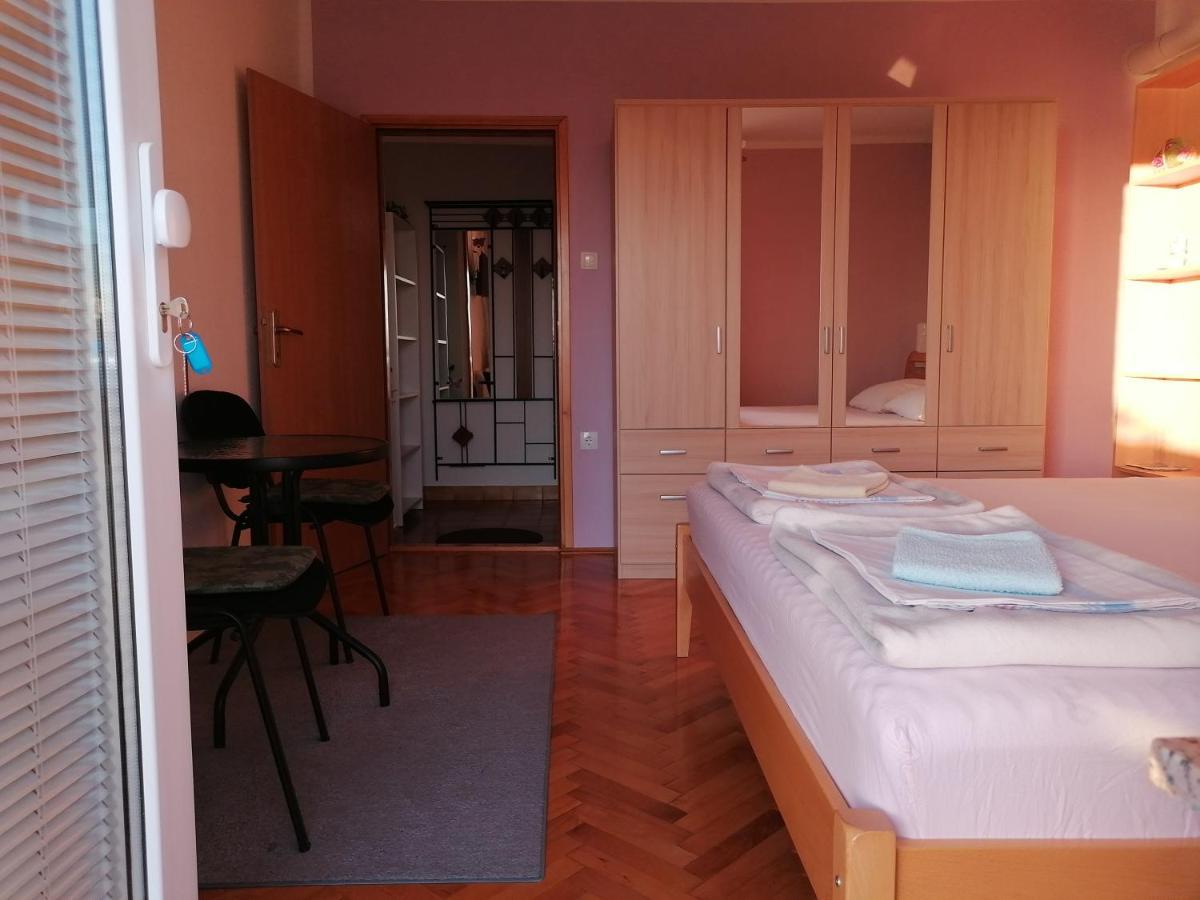 Guest House Pamela Senj  Dış mekan fotoğraf